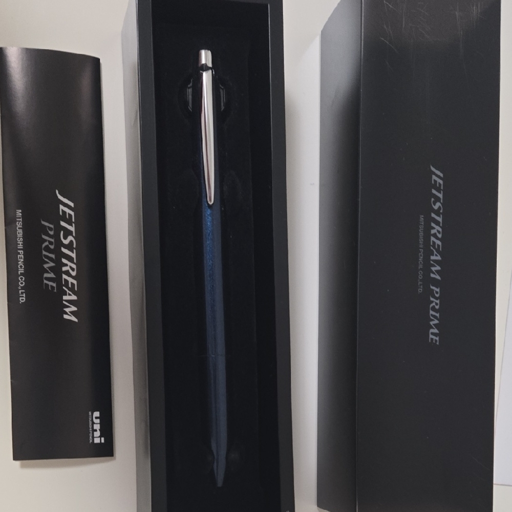 Uni Jetstream Prime Pen in Blue and Silver